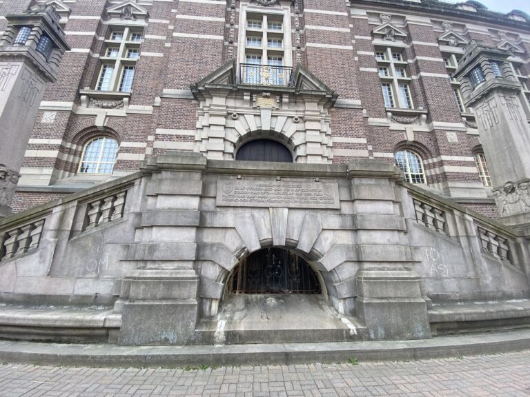 image001